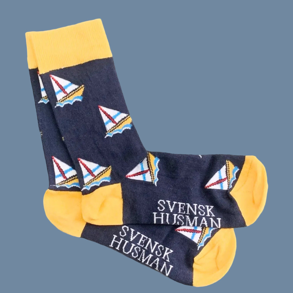 Socken mit Muster Segelboot von Svensk Husman erhältlich im Mys Shop