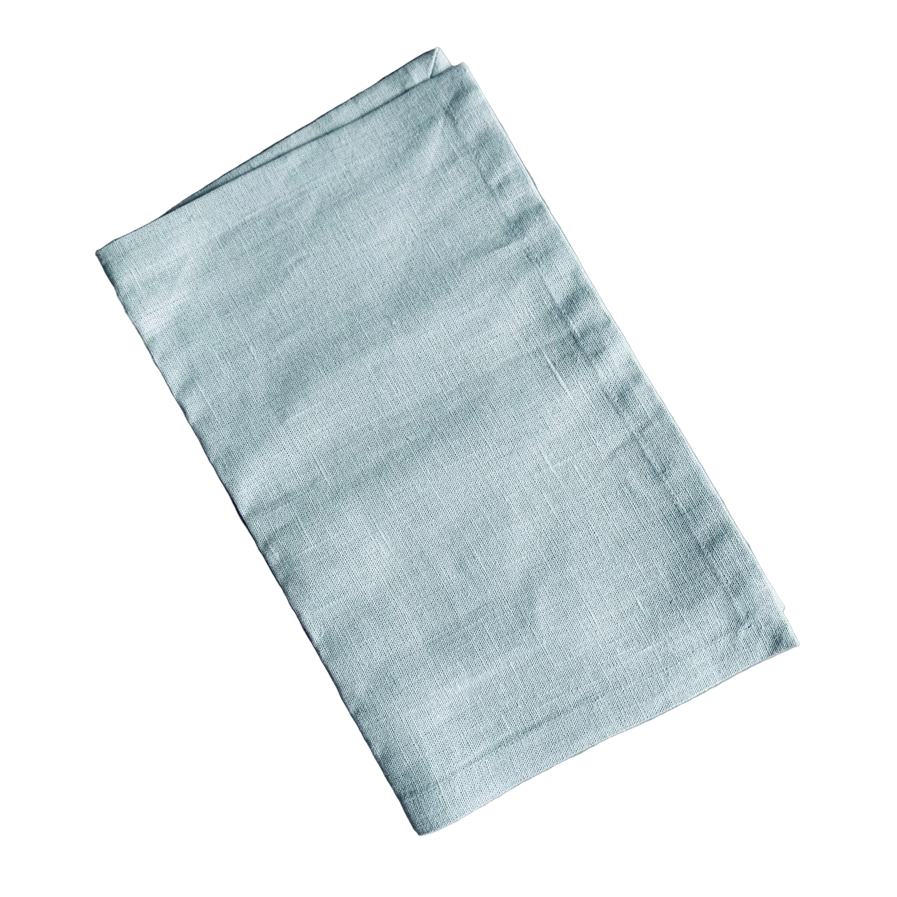 Tischset aus Leinen eislau vor weißem Hintergrund