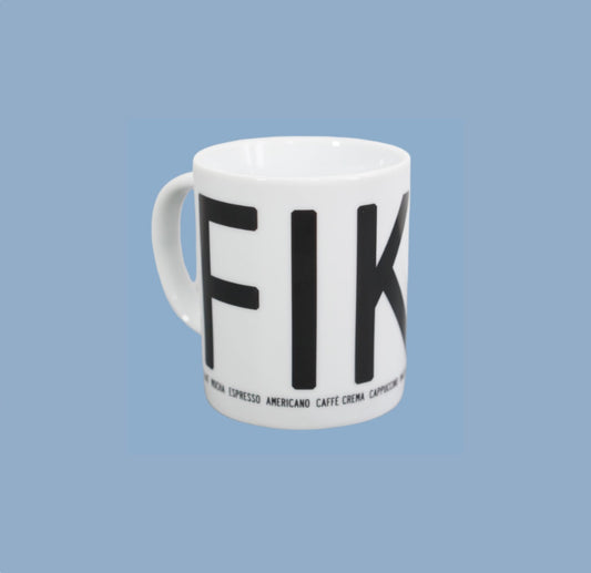 Tasse aus weißem Porzellan mit Aufschrift Fika in schwarz von I love design
