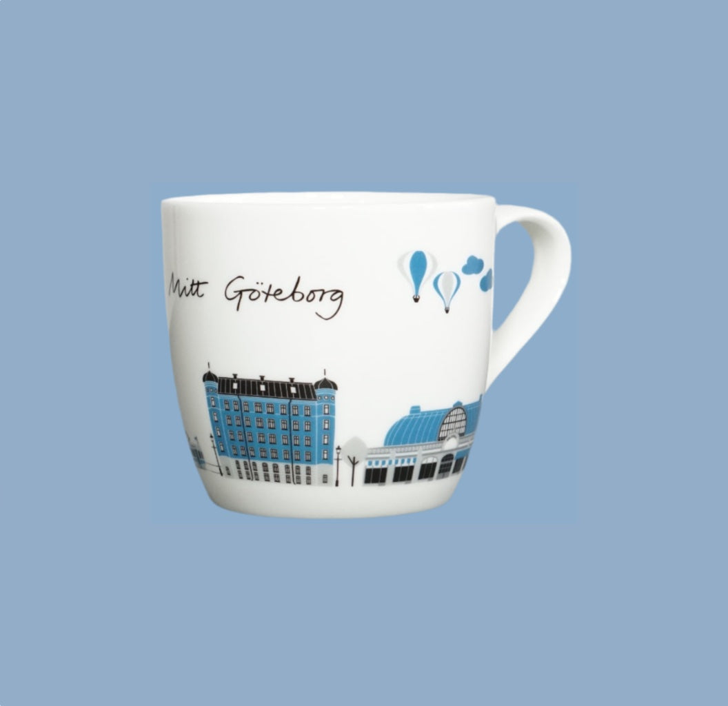 Tasse aus weißem Porzellan mit Motiven aus Göteborg in blau von Citronelles