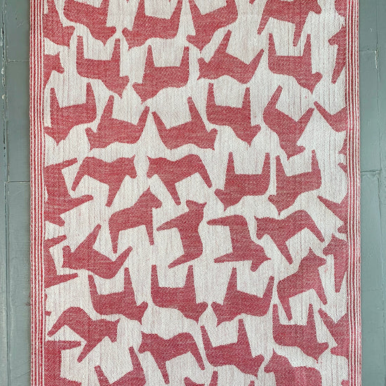 Tischläufer mit Dalahästar aus Leinen in Rot von oben