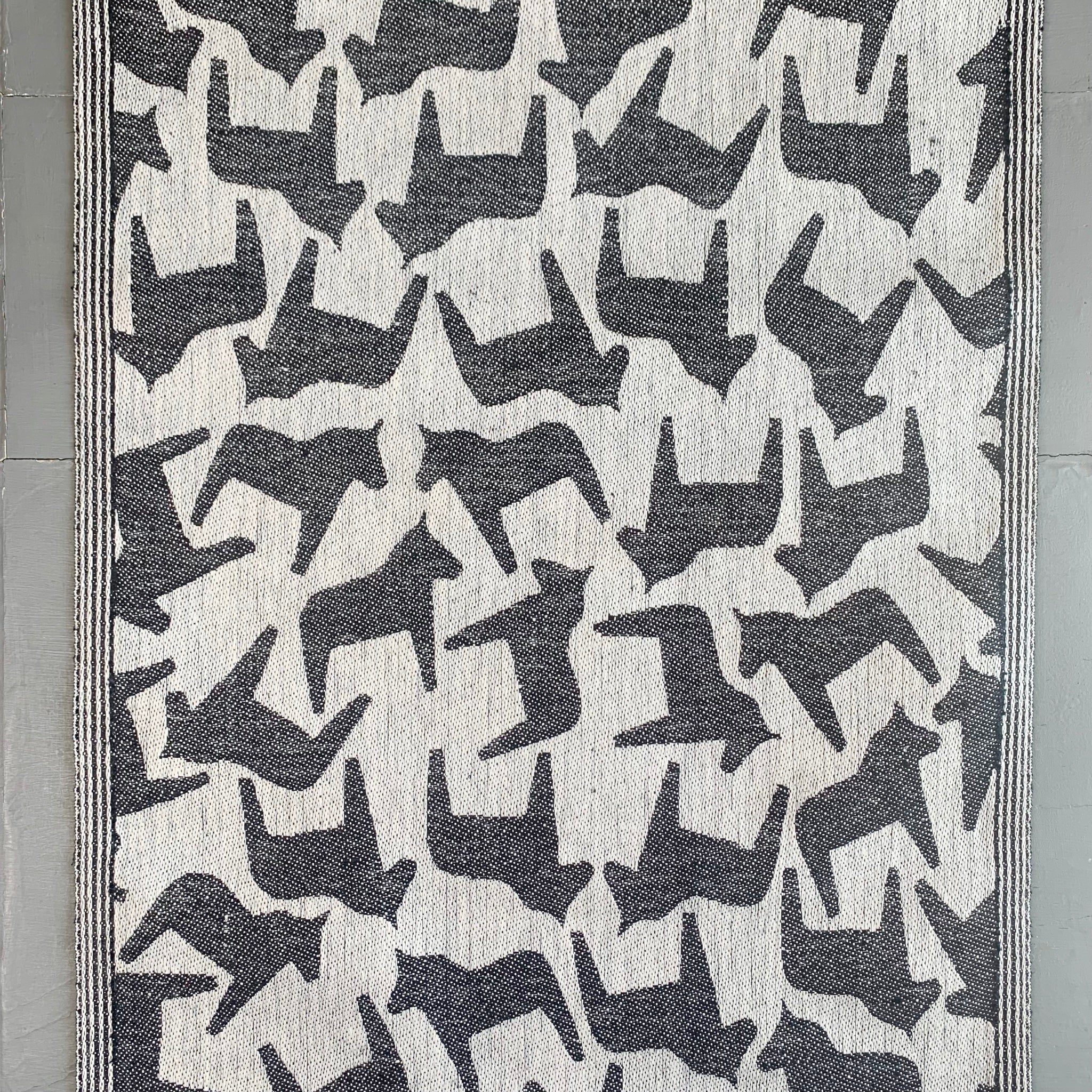 Tischläufer mit Dalahästar aus Leinen in Schwarz von oben