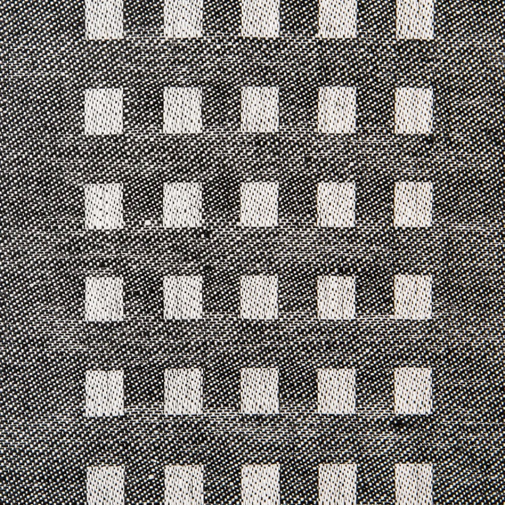 Detail des Tischläufers Solliden aus Leinen in schwarz von Klässbols linneväveri erhältlich bei MYS
