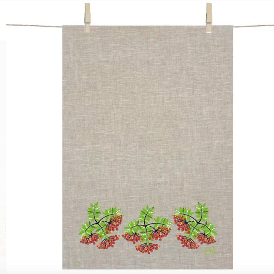 Vogelbeeren Geschirrtuch Gesamtansicht mit Vogelbeertrauben an der unteren Kante