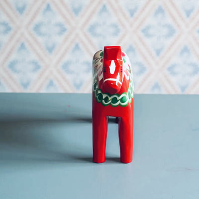 rotes Dalapferd 20 cm mit grünem Halfter