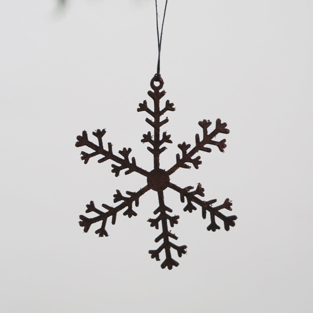 Anhaenger_Schneeflocke2_Leder_Nya_Makeriet_Mys-Shop