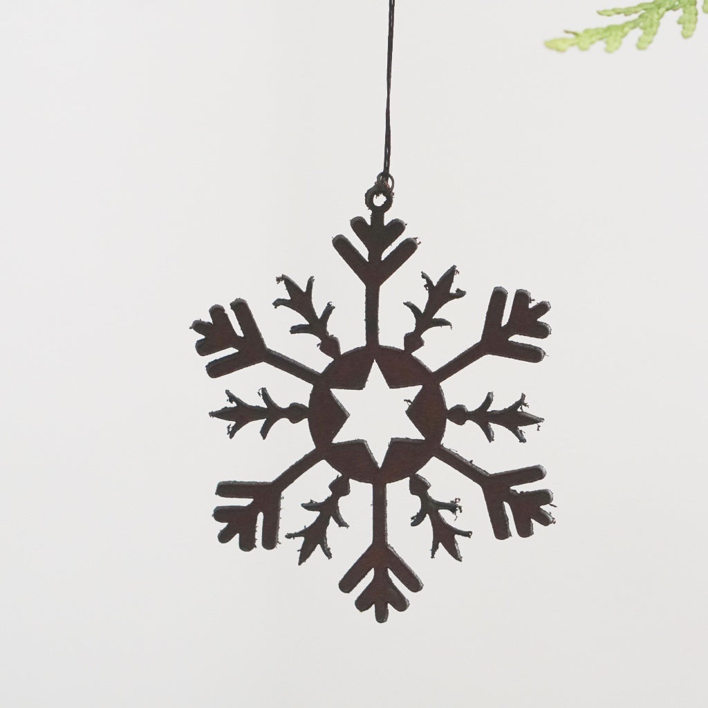 Anhaenger_Schneeflocke5_Leder_Nya_Makeriet_Mys-Shop