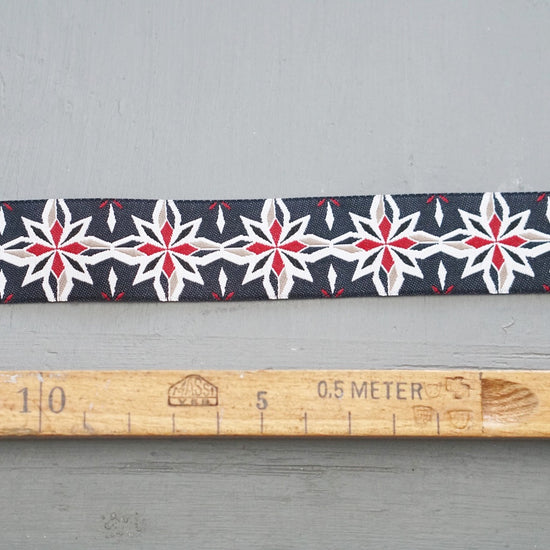 Band_Floral_schwarz_rot_Baumwolle_Shyness_Mys-Shop