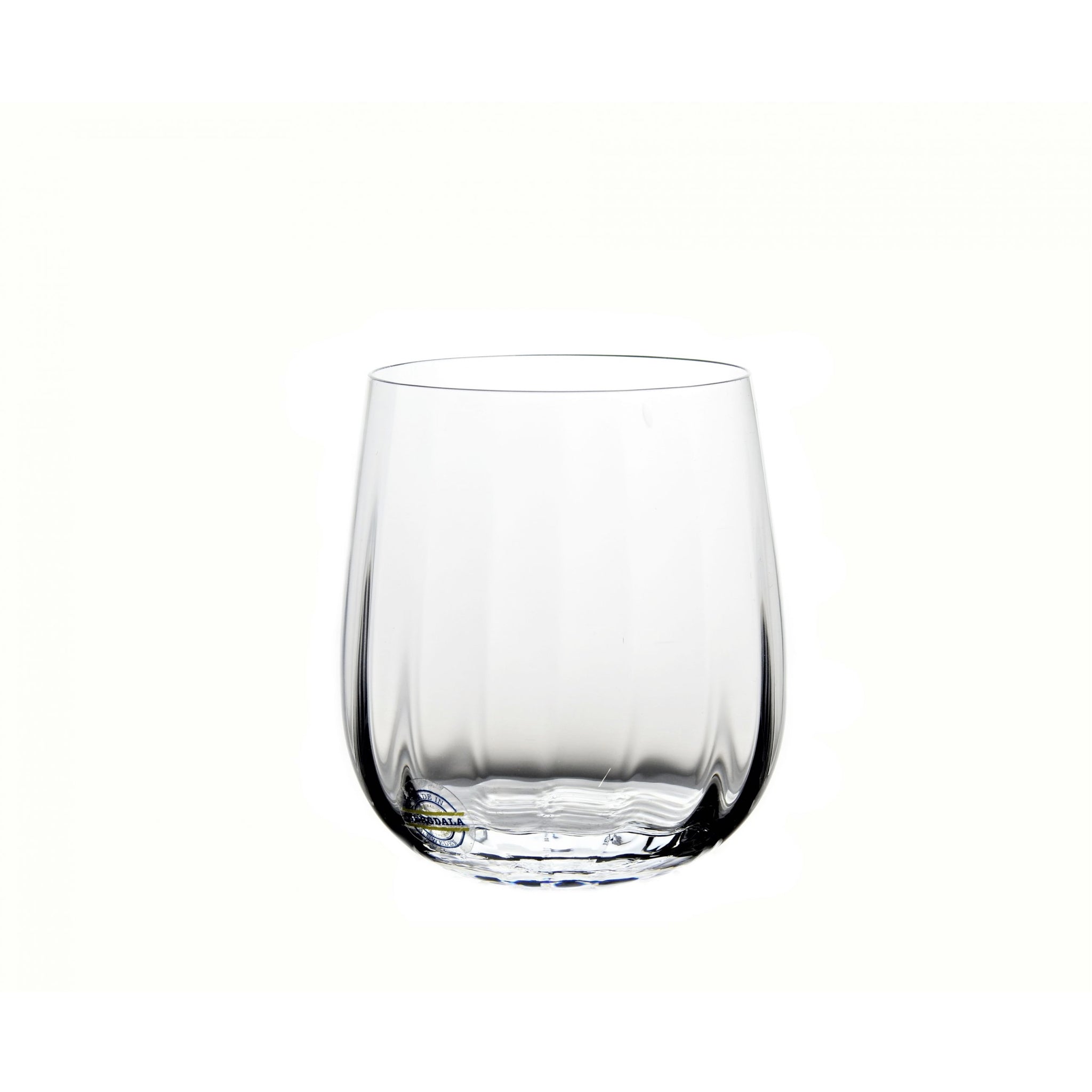 Glas Sindre klein vor weißem Hintergrund