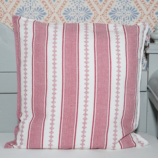 Kissenbezug_Bolster_rot_vorn_Baumwolle_Shyness_Interior_Mys_Shop