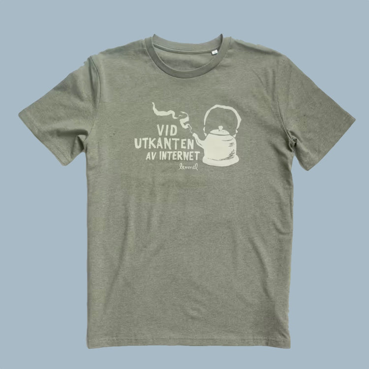 T-shirt_Utkanten_av_Internet_Lemmel_Mys-Shop