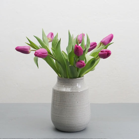 Vase_Kippholmen_Keramik_Tulpen_lila_Storefactory_Mys-Shop