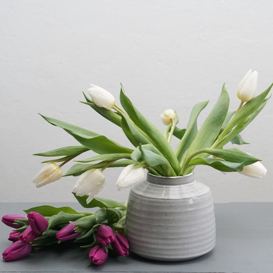 Vase_Kyrkbacken_gross_Keramik_Tulpen_Storefactory_Mys-Shop